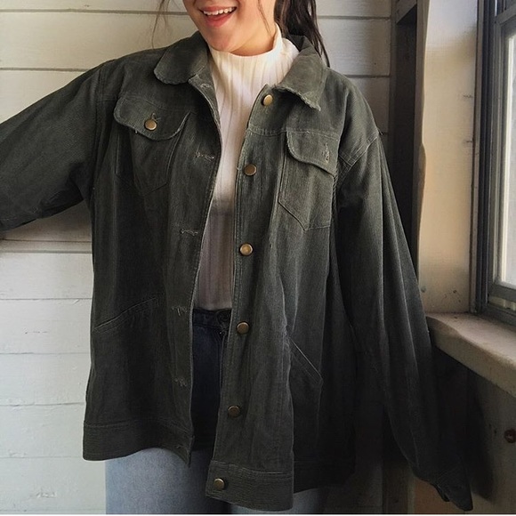 ❌SOLD❌ CORDUROY GREEN JACKET - Picture 2 of 6